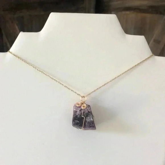 Dark Purple Quartz Large Rough Raw Stone Handmade Gold Necklace NWT - Picture 2 of 3